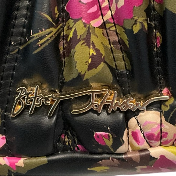 Betsey Johnson Black Floral Pucker Up Convertible Flap Crossbody Purse - Picture 4 of 13